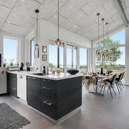 펜션 Four-bedroom In
