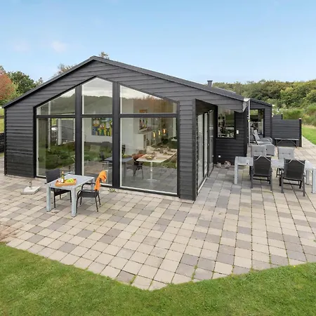 Nice Home In Glesborg With Sauna *