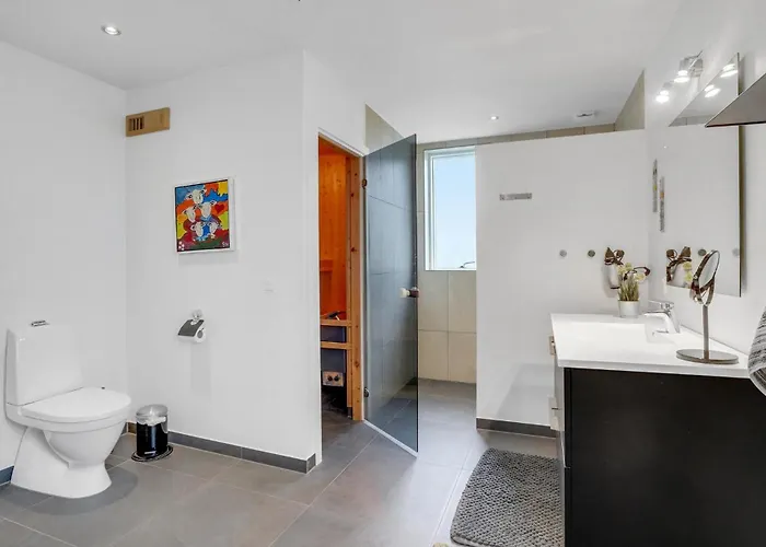بيت للعطل Four-bedroom In Glesborg