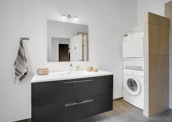 Four-bedroom In بيت للعطل *