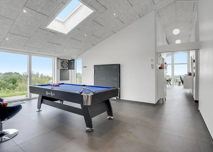 Four-bedroom In بيت للعطل Glesborg