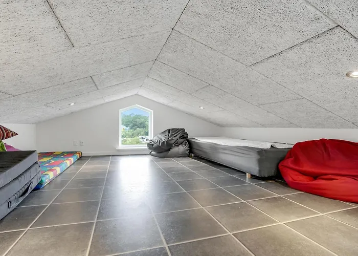 Four-bedroom In بيت للعطل