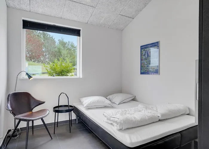 Four-bedroom In بيت للعطل Glesborg