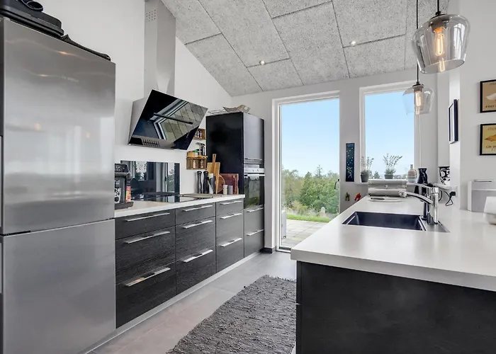 Four-bedroom In بيت للعطل *